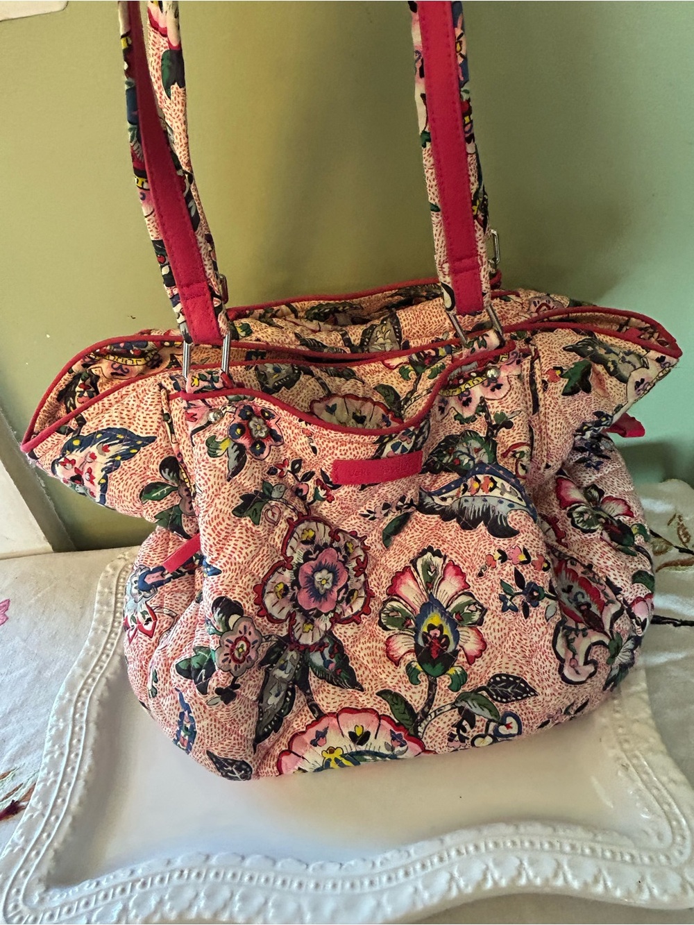 Vera Bradley Glenna satchel in the Wildflower Garden pattern